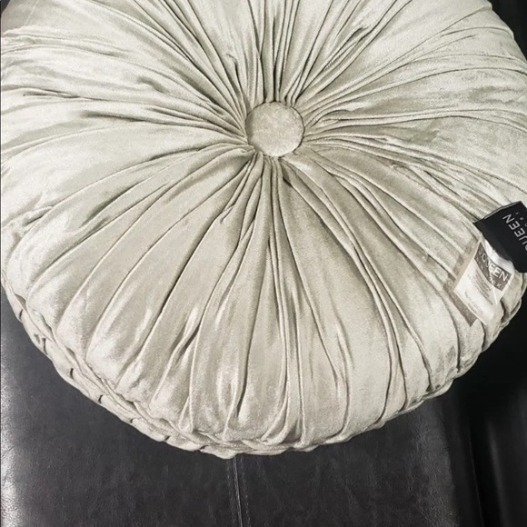 SOLD J Queen New York Decor Throw Pillow - Picture 3 of 5